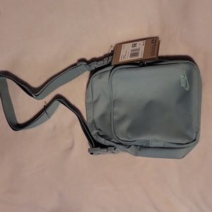 COPY - Nike Heritage Crossbody